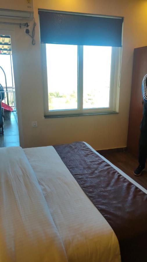 Icebergs Mussoorie - A Boutique Stay And 24 Hrs Roof Top Cafe Luaran gambar