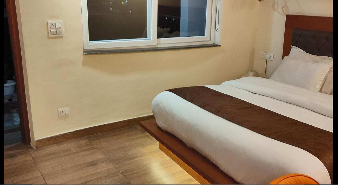 Icebergs Mussoorie - A Boutique Stay And 24 Hrs Roof Top Cafe Luaran gambar