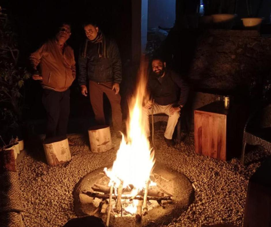Icebergs Mussoorie - A Boutique Stay And 24 Hrs Roof Top Cafe Luaran gambar