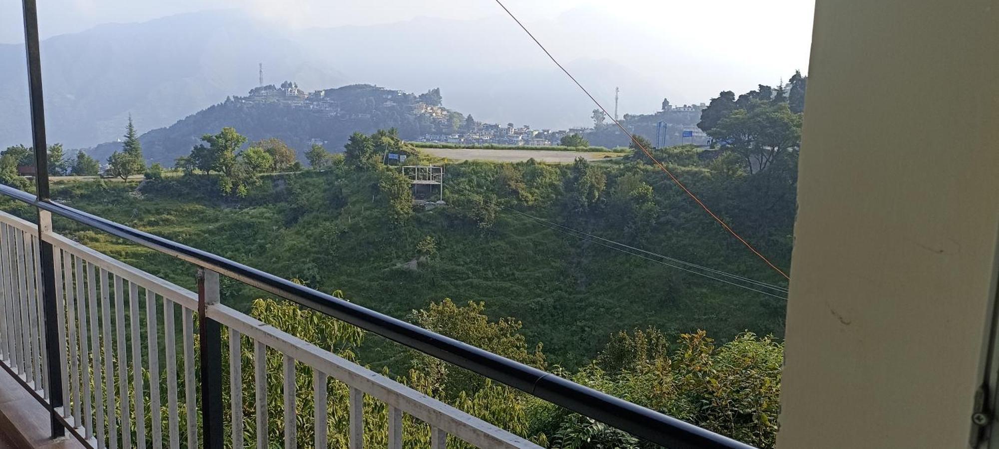 Icebergs Mussoorie - A Boutique Stay And 24 Hrs Roof Top Cafe Luaran gambar