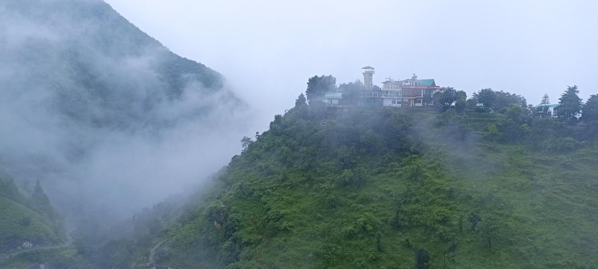 Icebergs Mussoorie - A Boutique Stay And 24 Hrs Roof Top Cafe Luaran gambar