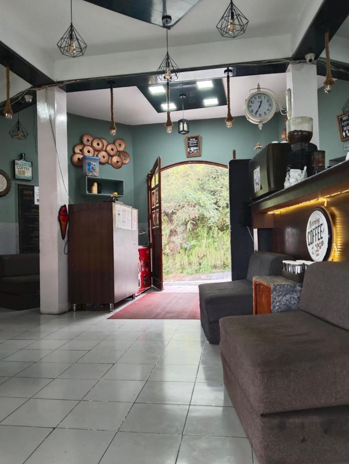Icebergs Mussoorie - A Boutique Stay And 24 Hrs Roof Top Cafe Luaran gambar