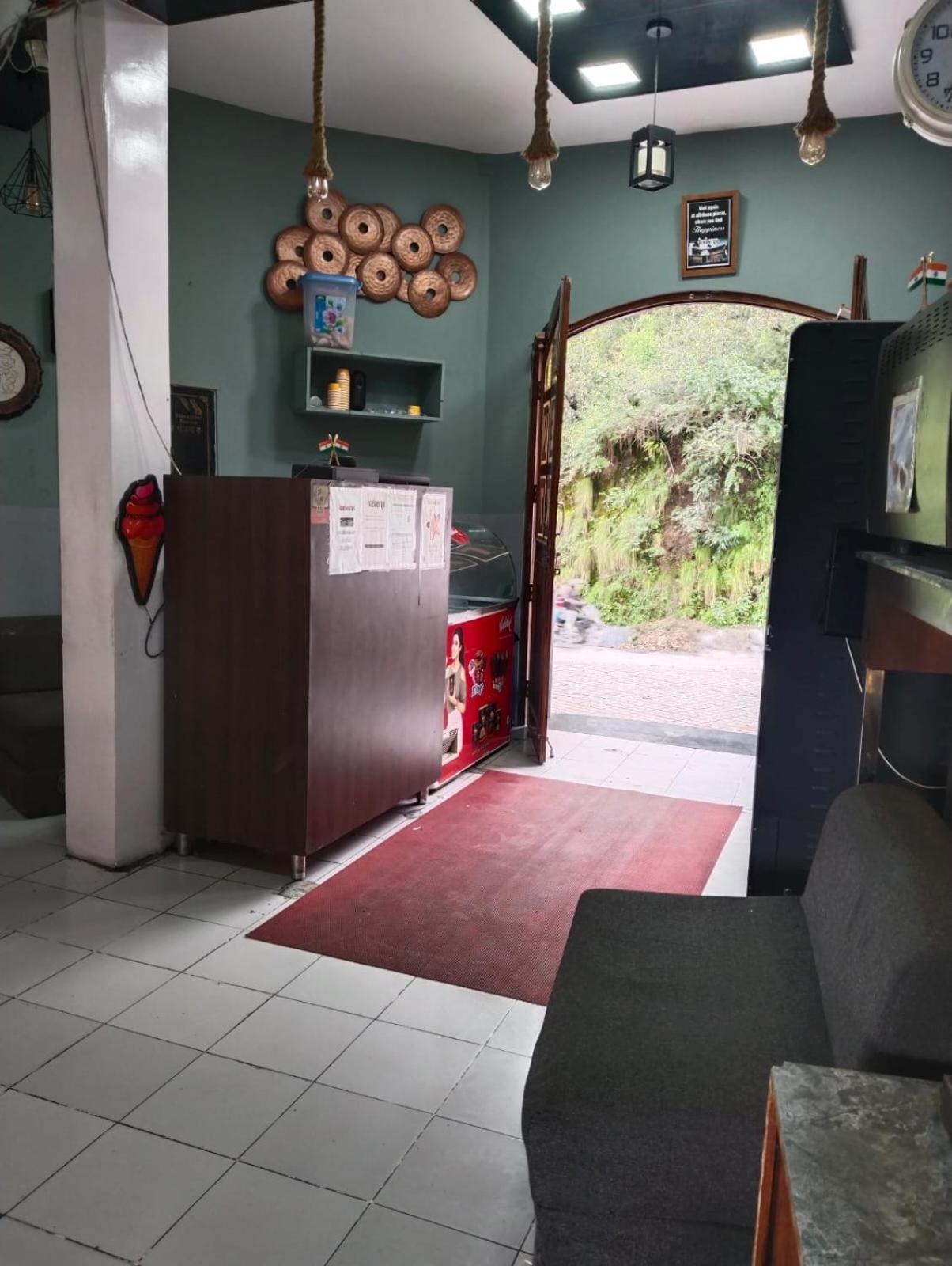 Icebergs Mussoorie - A Boutique Stay And 24 Hrs Roof Top Cafe Luaran gambar