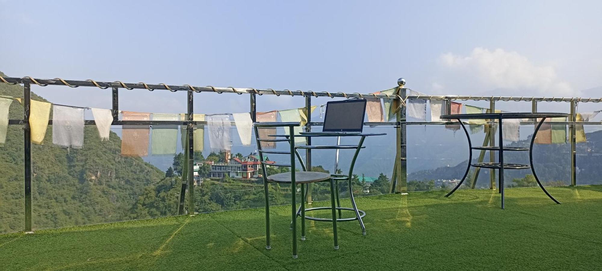 Icebergs Mussoorie - A Boutique Stay And 24 Hrs Roof Top Cafe Luaran gambar