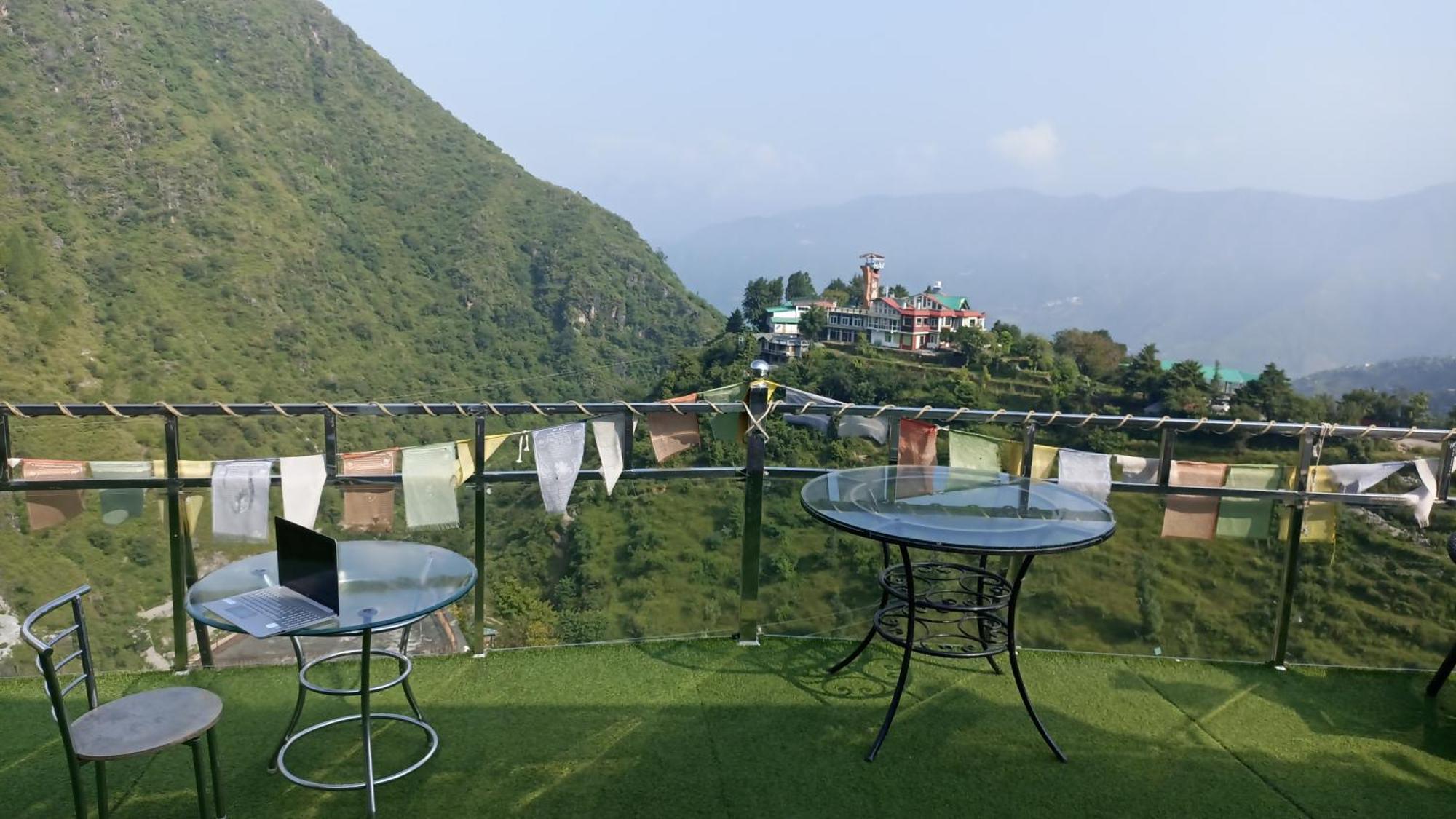 Icebergs Mussoorie - A Boutique Stay And 24 Hrs Roof Top Cafe Luaran gambar
