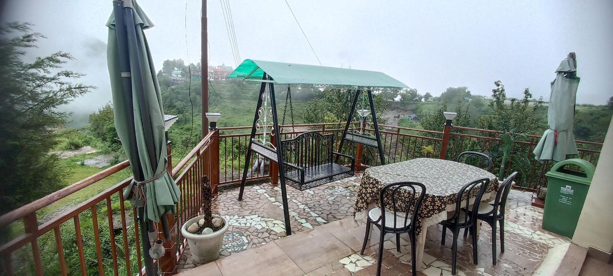 Icebergs Mussoorie - A Boutique Stay And 24 Hrs Roof Top Cafe Luaran gambar