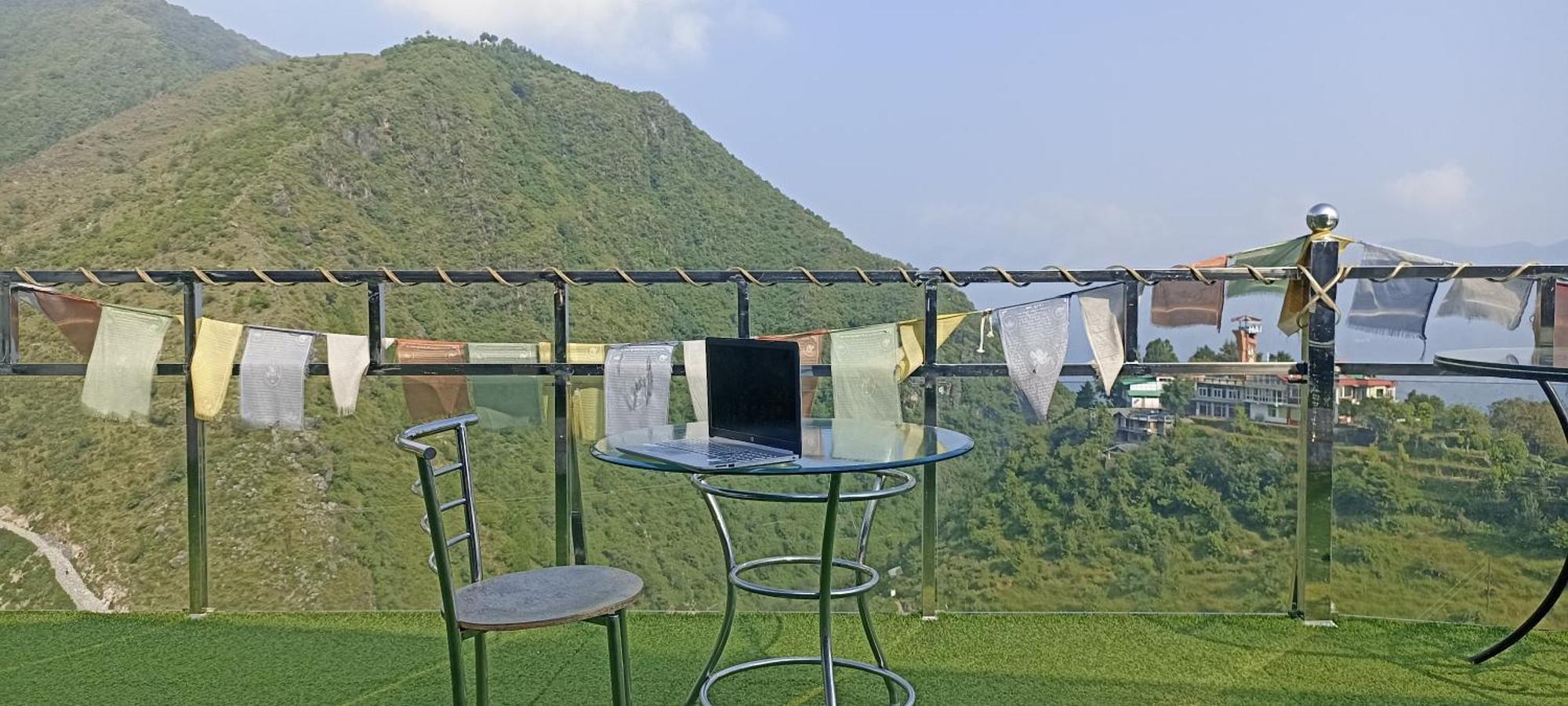 Icebergs Mussoorie - A Boutique Stay And 24 Hrs Roof Top Cafe Luaran gambar