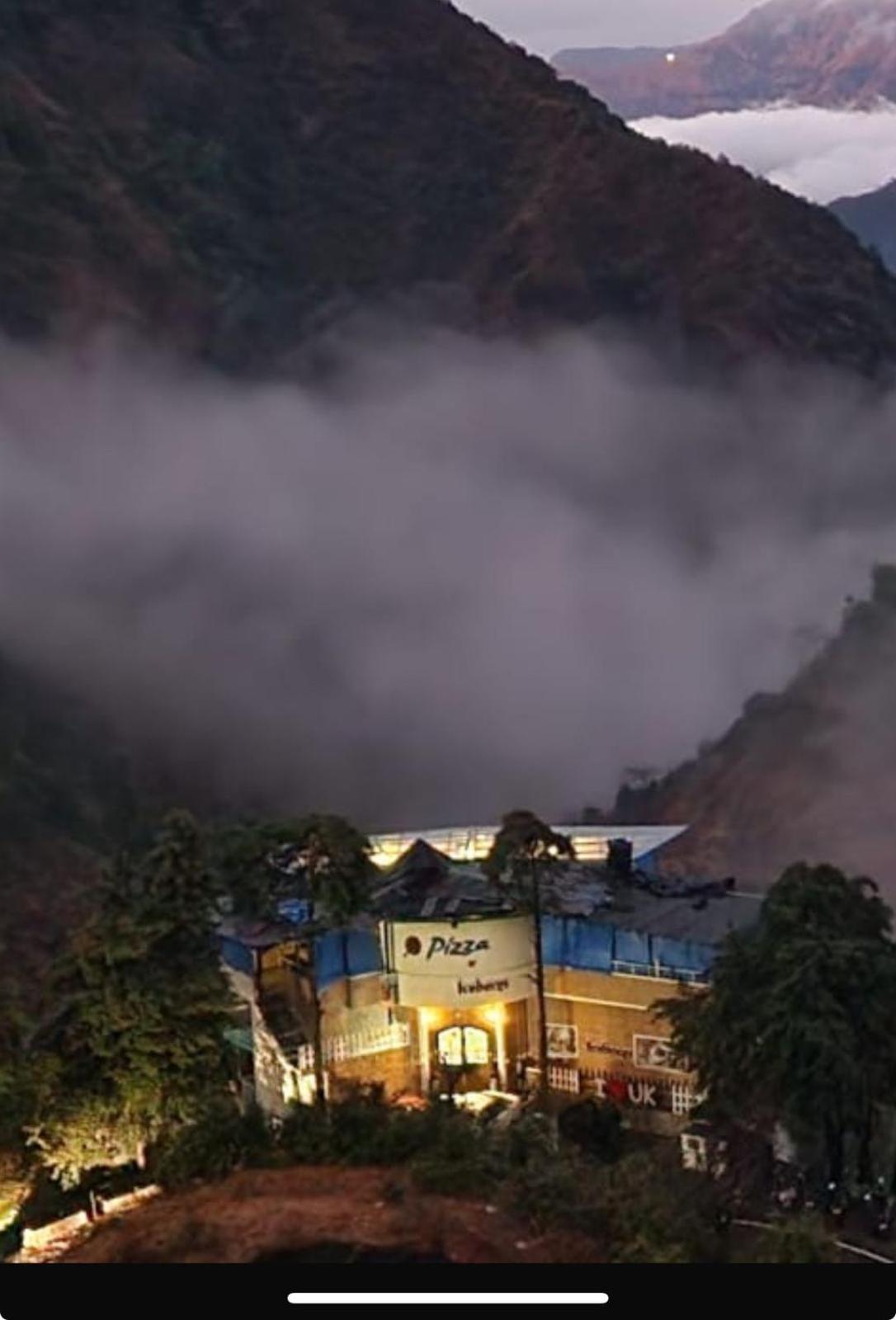 Icebergs Mussoorie - A Boutique Stay And 24 Hrs Roof Top Cafe Luaran gambar