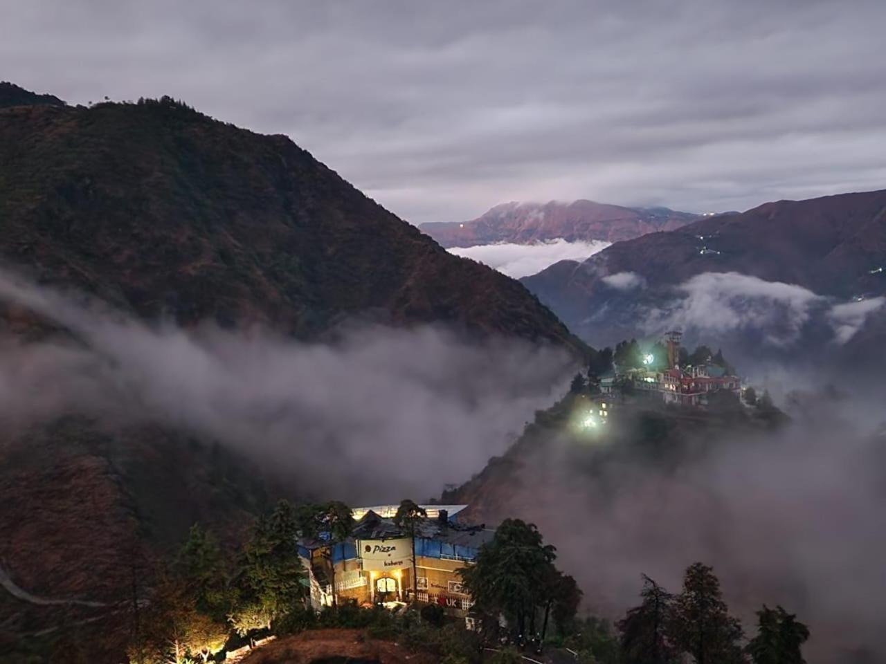 Icebergs Mussoorie - A Boutique Stay And 24 Hrs Roof Top Cafe Luaran gambar