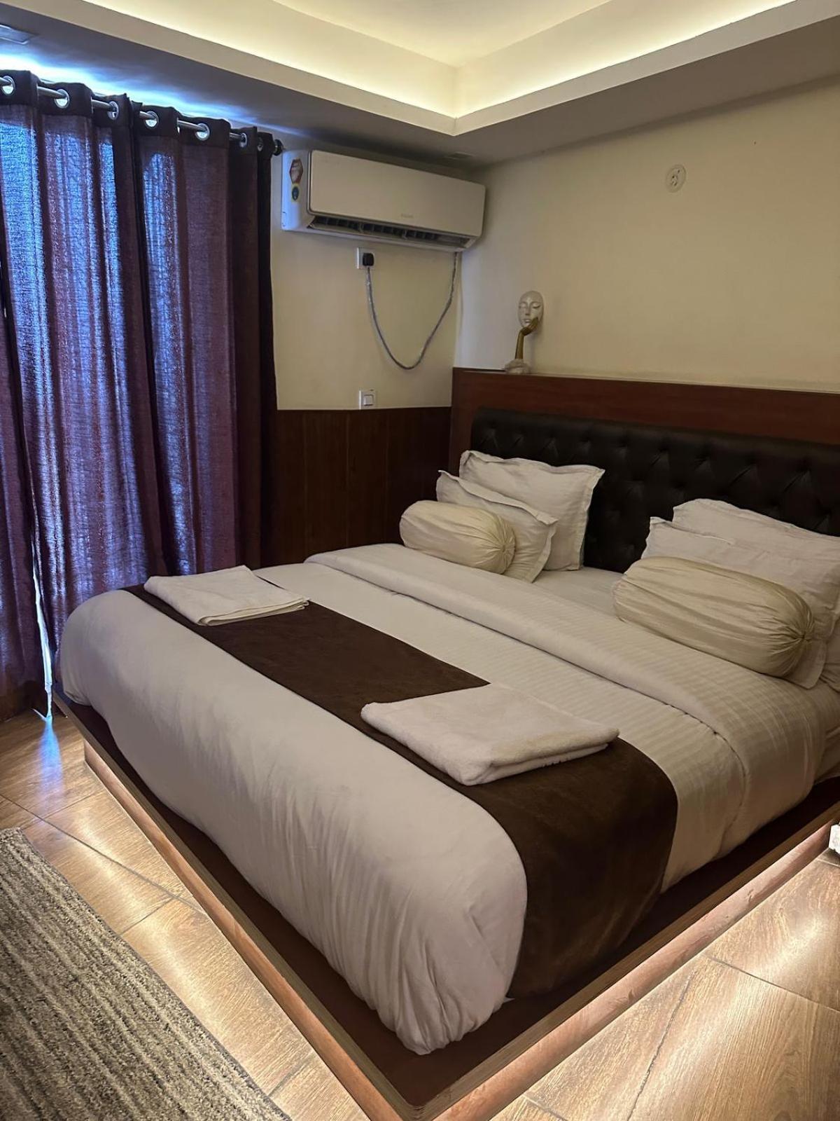 Icebergs Mussoorie - A Boutique Stay And 24 Hrs Roof Top Cafe Luaran gambar